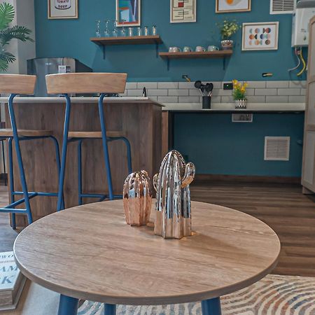 Royal Living Poblado Aparthotel Medellin Bagian luar foto