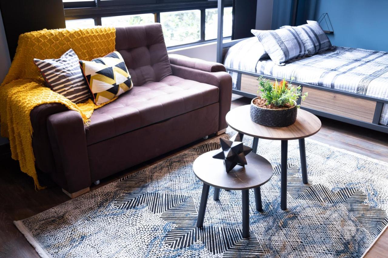 Royal Living Poblado Aparthotel Medellin Bagian luar foto