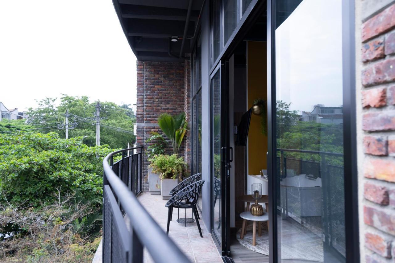 Royal Living Poblado Aparthotel Medellin Bagian luar foto
