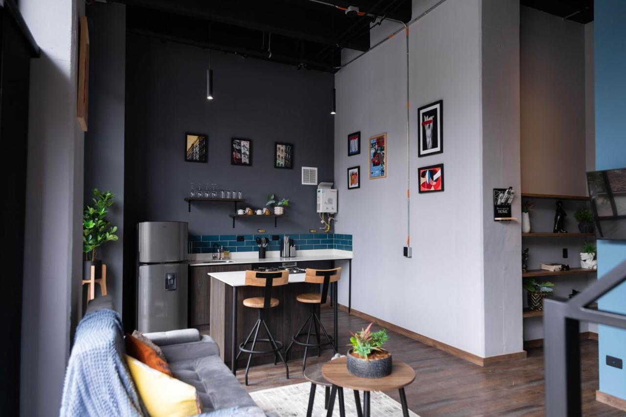 Royal Living Poblado Aparthotel Medellin Bagian luar foto