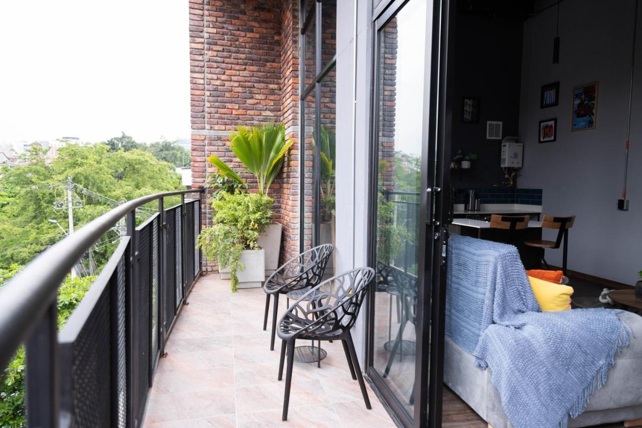 Royal Living Poblado Aparthotel Medellin Bagian luar foto
