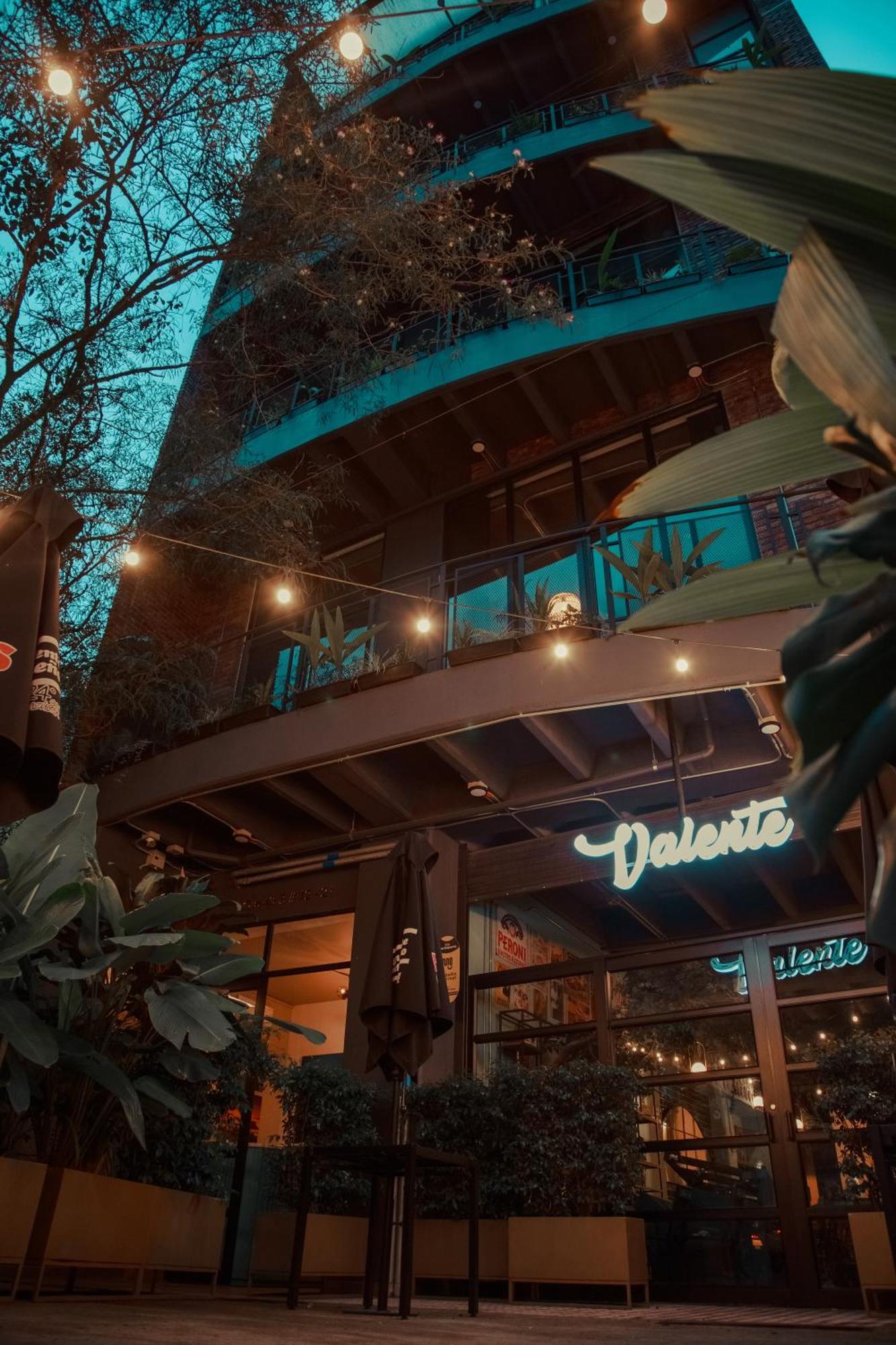 Royal Living Poblado Aparthotel Medellin Bagian luar foto